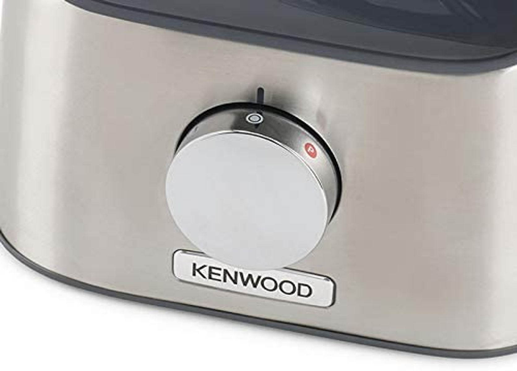 Primer plano de un procesador de alimentos Kenwood con una perilla plateada.