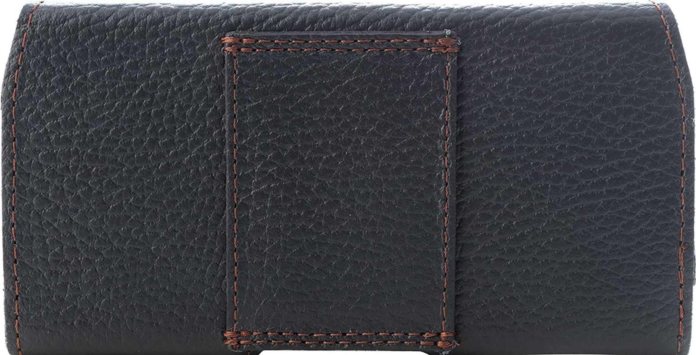 Eine schwarze Leder-Handyhülle mit orangefarbenen Nähten und einem Gürtelclip auf der Rückseite.