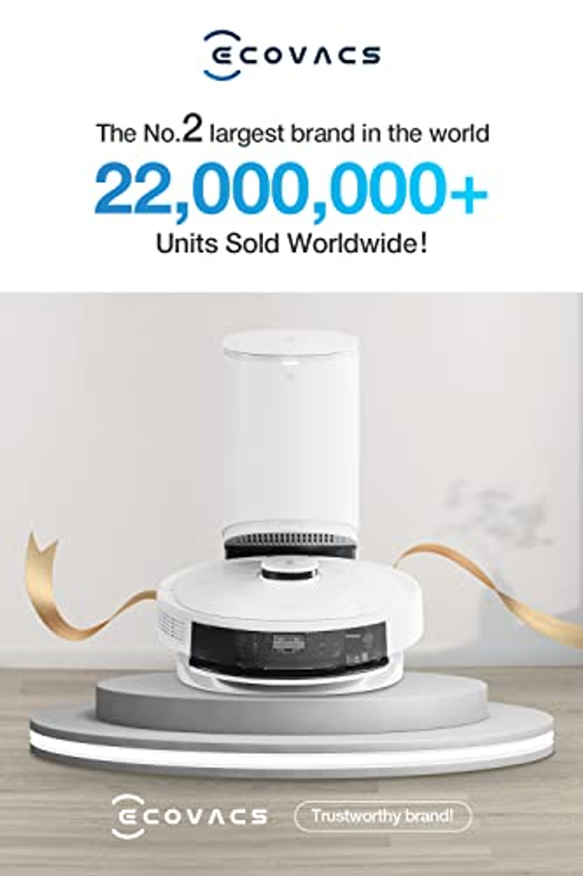 Weißer Roboter-Staubsauger auf Sockel mit Text, der eine Marke beschreibt.