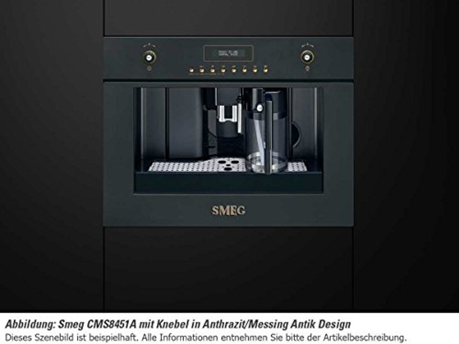 Cafetera SMEG negra empotrada. Tiene pantalla, botones y depósito de agua transparente.