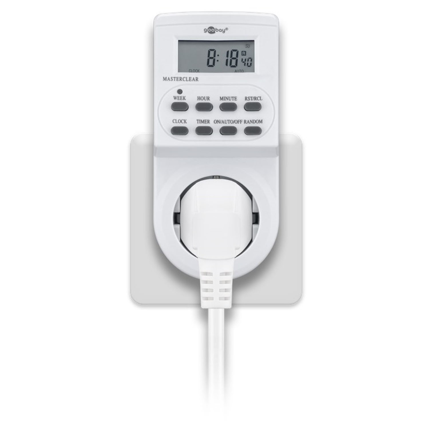 Weißer digitaler Timer mit Stecker. Er steckt in einer Steckdose.