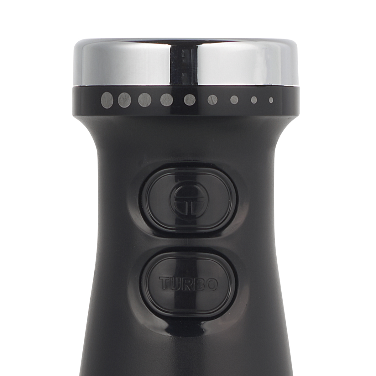 Nahaufnahme eines schwarzen Handblenders mit Chromakzenten. Zwei Knöpfe sind sichtbar: 'G' und 'TURBO'.