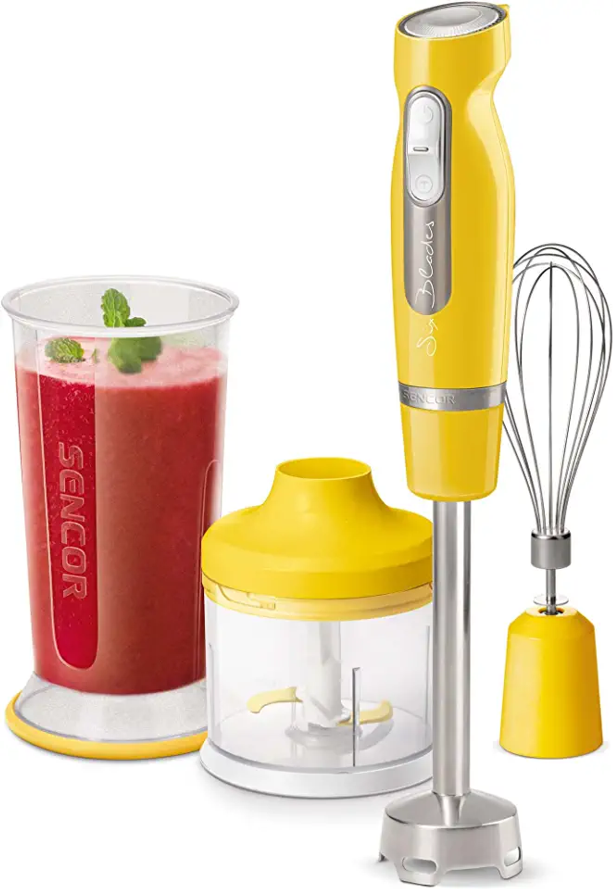 Un frullatore a immersione giallo con accessori, tra cui un bicchiere e una frusta, su bianco.