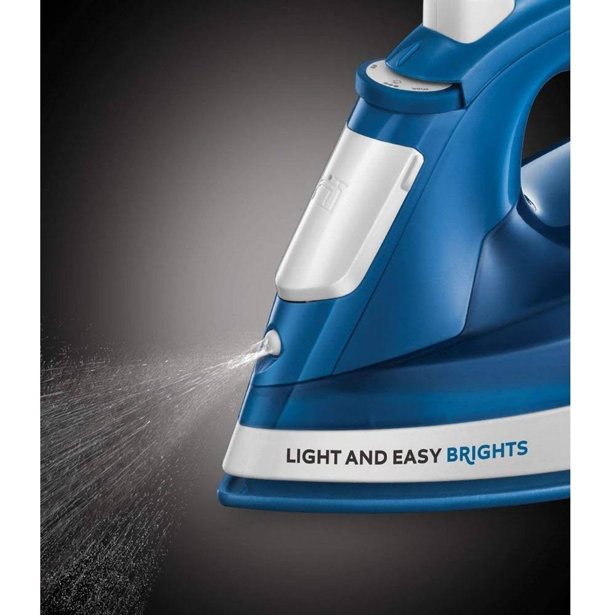 Mavi bir ütü su püskürtüyor, üzerinde 'LIGHT AND EASY BRIGHTS' yazıyor.