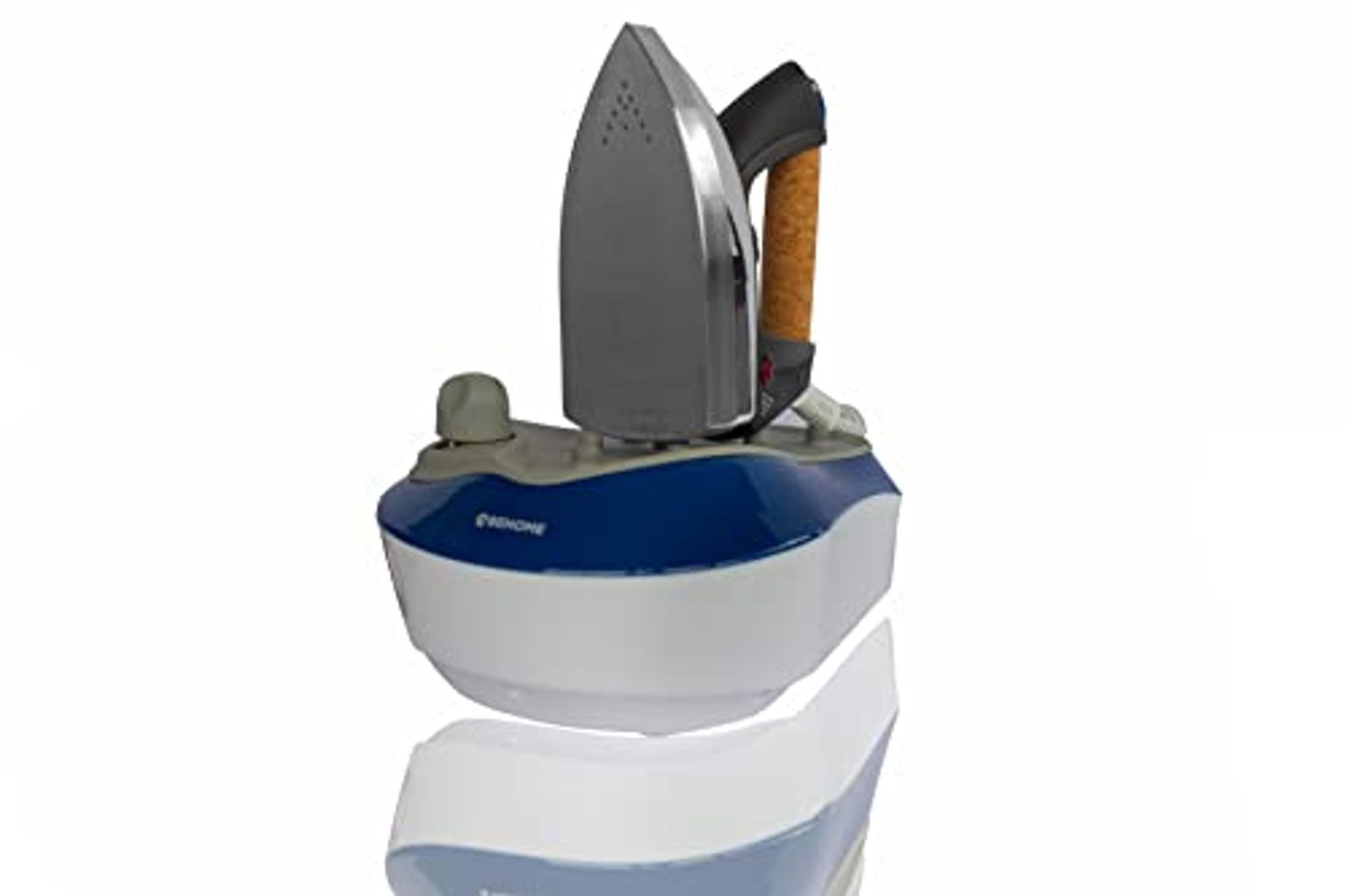 Bügelsystem mit blau-weißem Sockel. Das Bügeleisen liegt oben auf. Ein Korkgriff ist sichtbar.