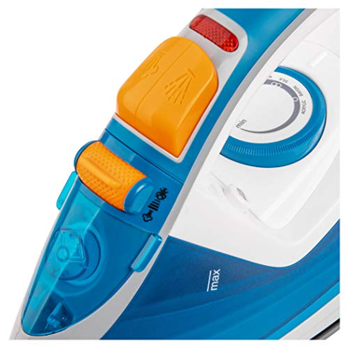 Nahaufnahme eines blau-weißen Bügeleisens. Orangefarbene Knöpfe und ein Drehregler sind sichtbar.
