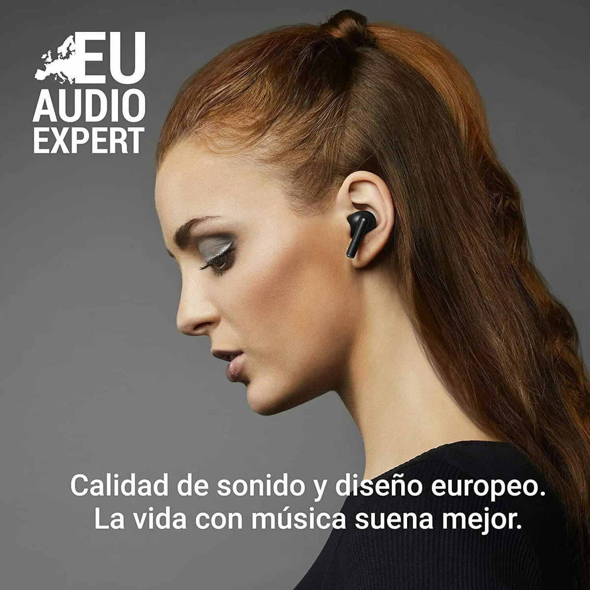 Eine Frau mit einem schwarzen Ohrhörer. Text: EU Audio Expert, Klangqualität & europäisches Design.