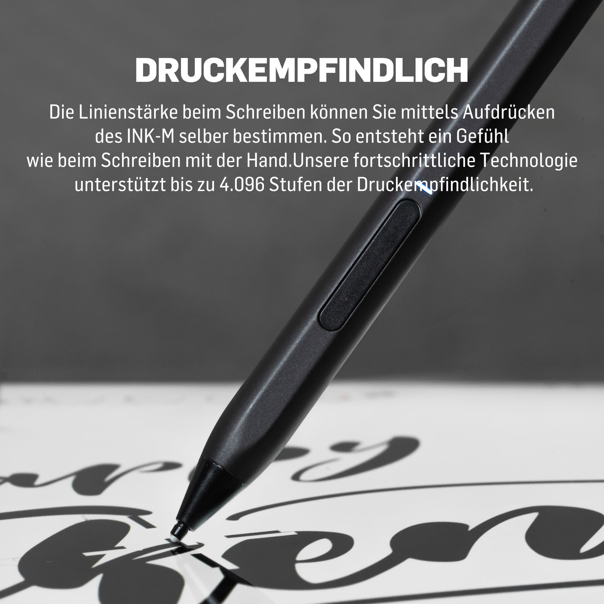 Schwarzer Stift schreibt auf einer Oberfläche. Text: Druckempfindlich.