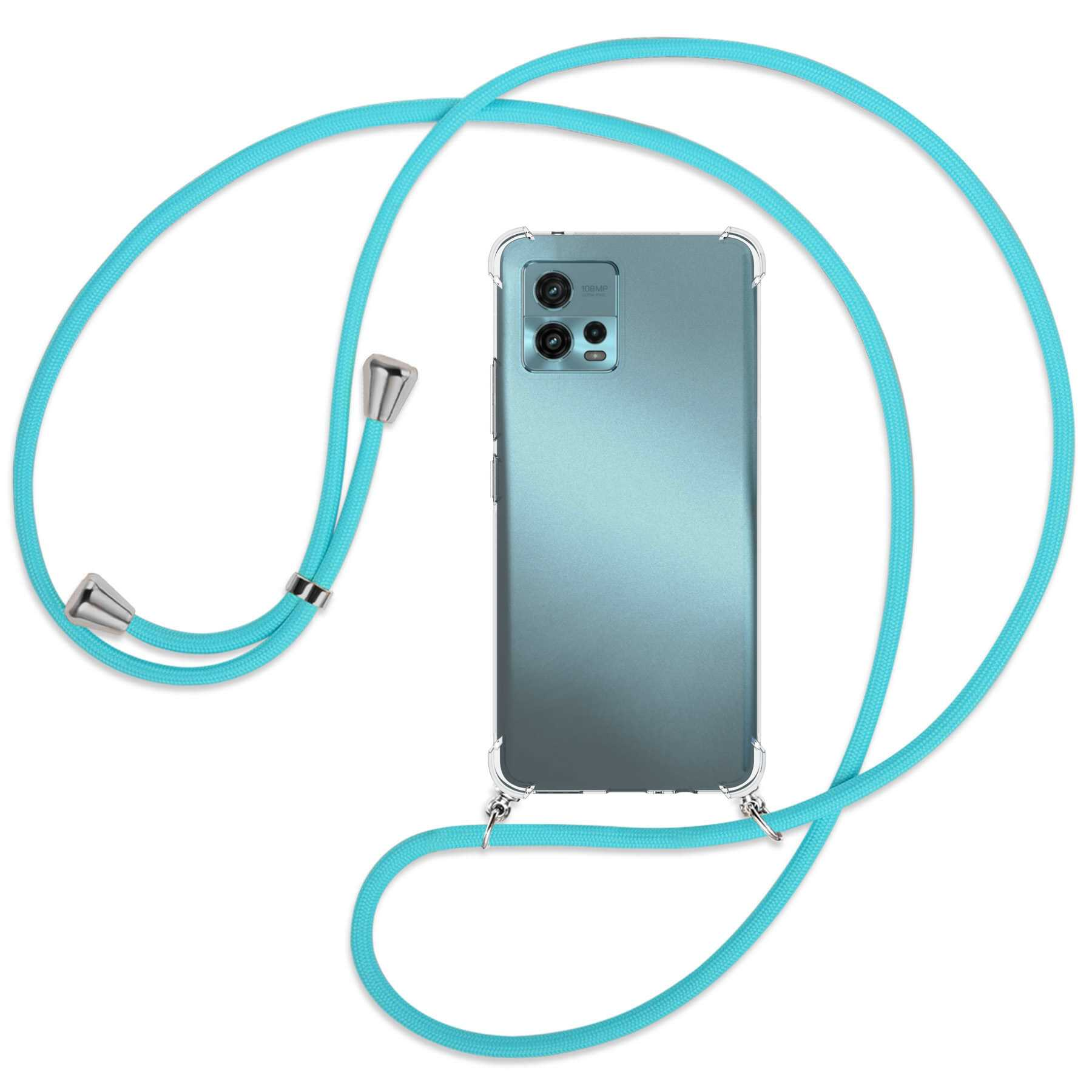 Ein blaues Lanyard mit einem Telefon in einer transparenten Hülle mit Dual-Kamera-Setup.