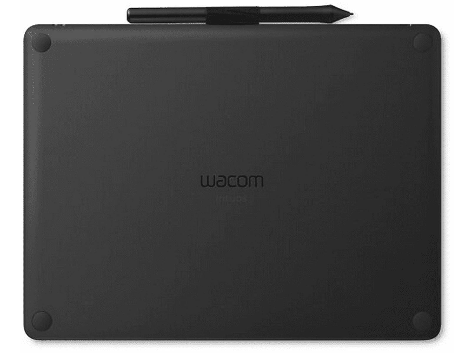 Czarny tablet Wacom z rysikiem na wierzchu. Widoczne loga Wacom i Intuos.
