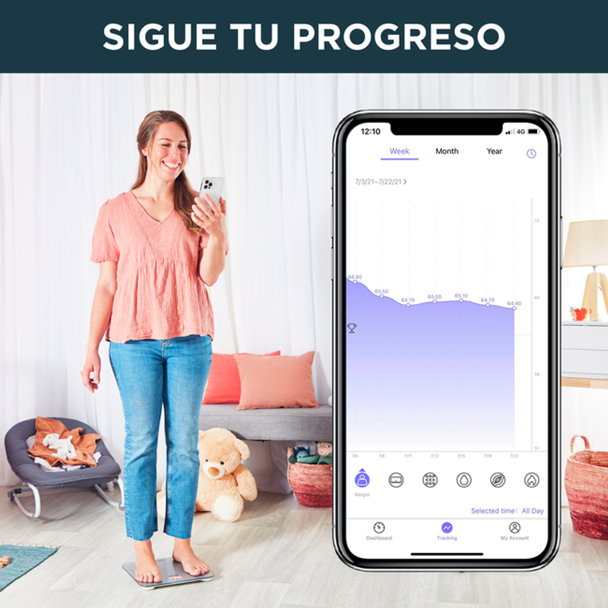 Kobieta korzysta z telefonu, stoi na wadze, śledzi wagę. Wykres i zabawka w tle.