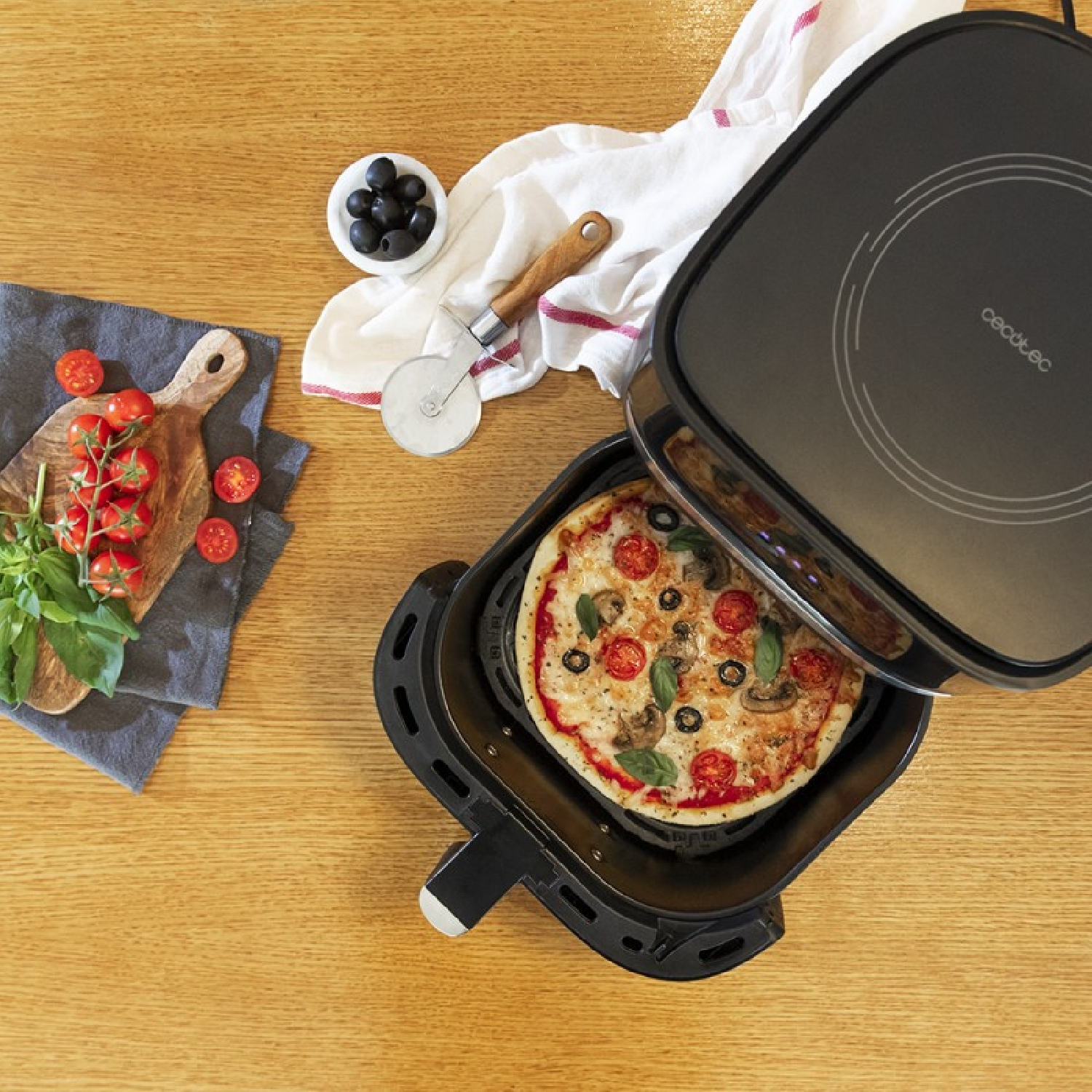 CECOTEC CecoFry Advance Precision FRIGGITRICE AD ARIA, capacità 5,5 l, Max potenza 1700 W, 8 programmi, da 80 °C a 200 °C, Nero