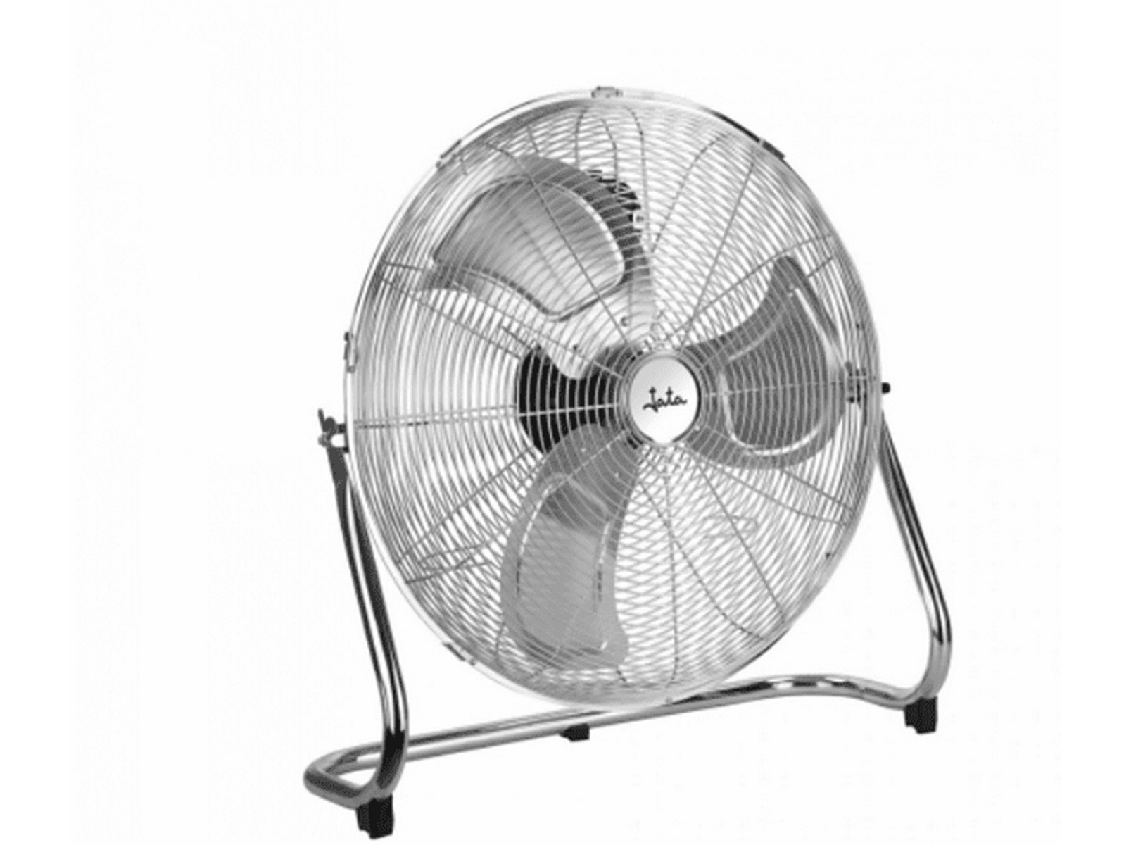 Srebrny wentylator w stylu industrialnym z dużą, okrągłą obudową wentylatora i zakrzywionym stojakiem. Stoi na jasnej powierzchni.