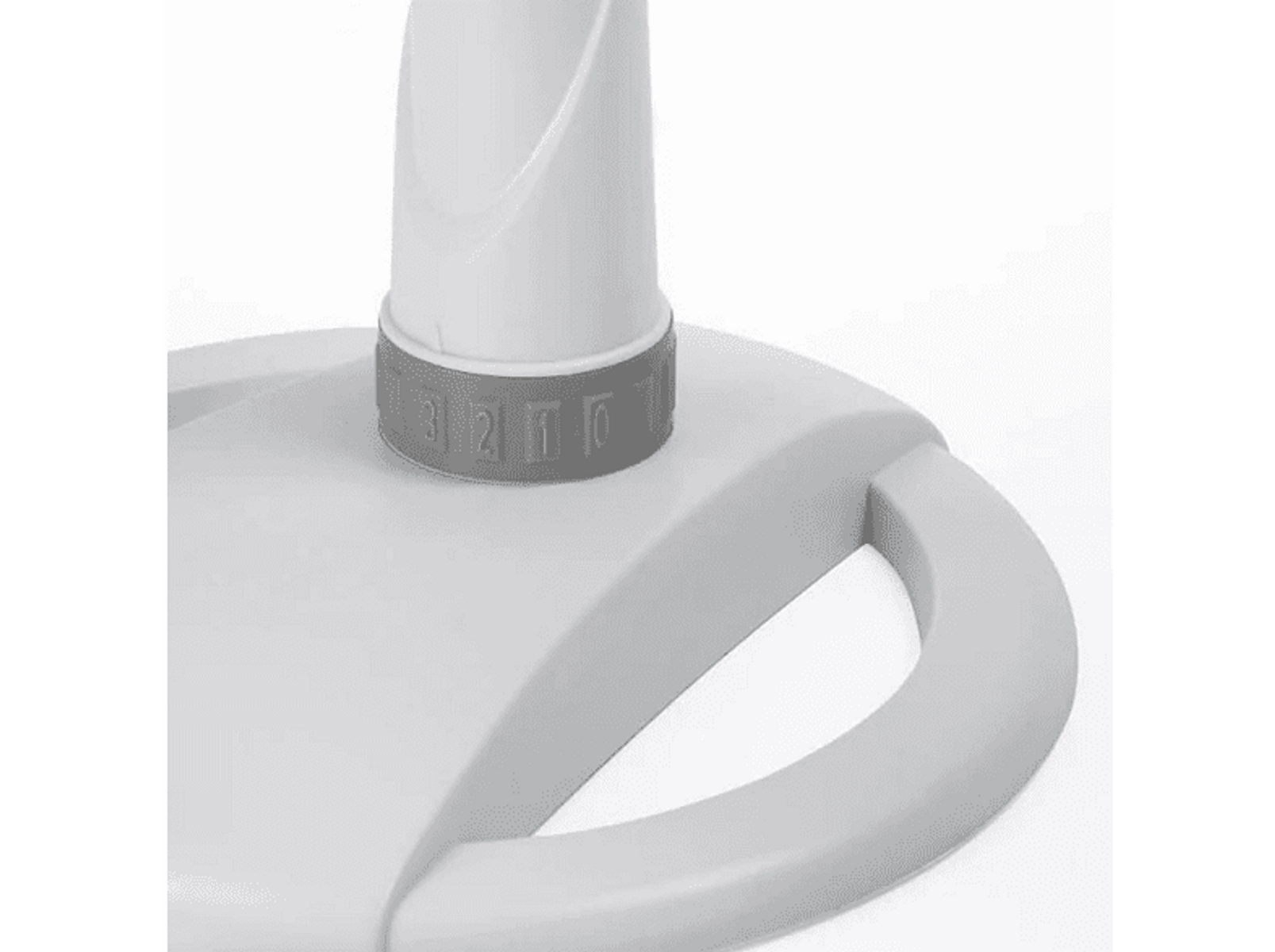 Primer plano de una base de ventilador gris con un dial que muestra los números 0-3. Fondo oscuro.