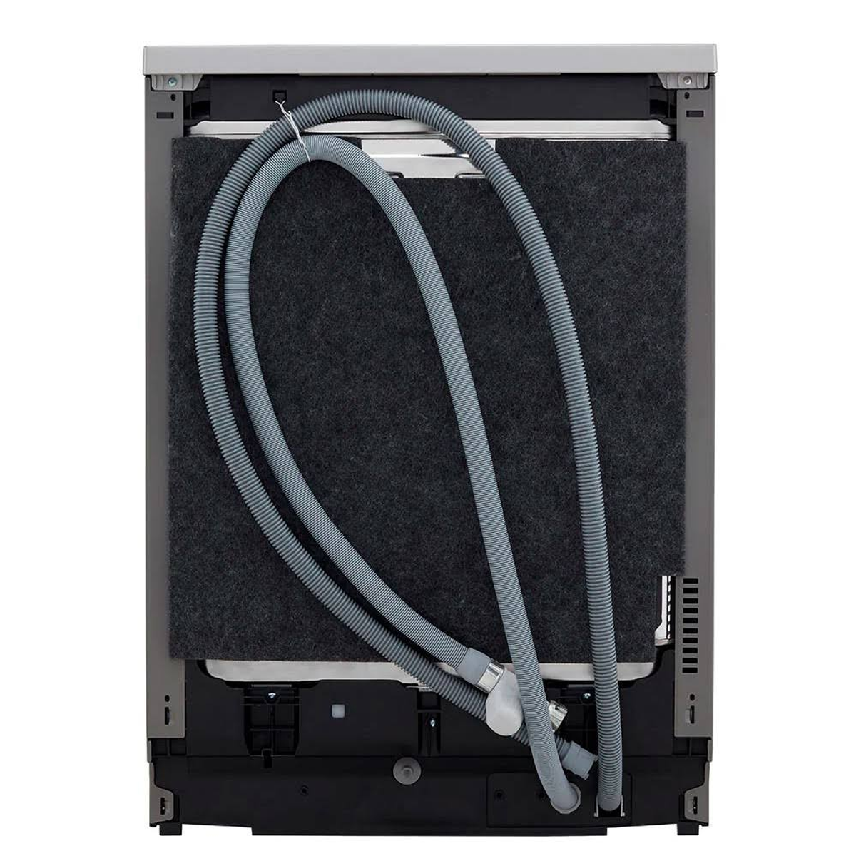 La parte trasera de un lavavajillas con una manguera de agua gris y una almohadilla negra amortiguadora del sonido.