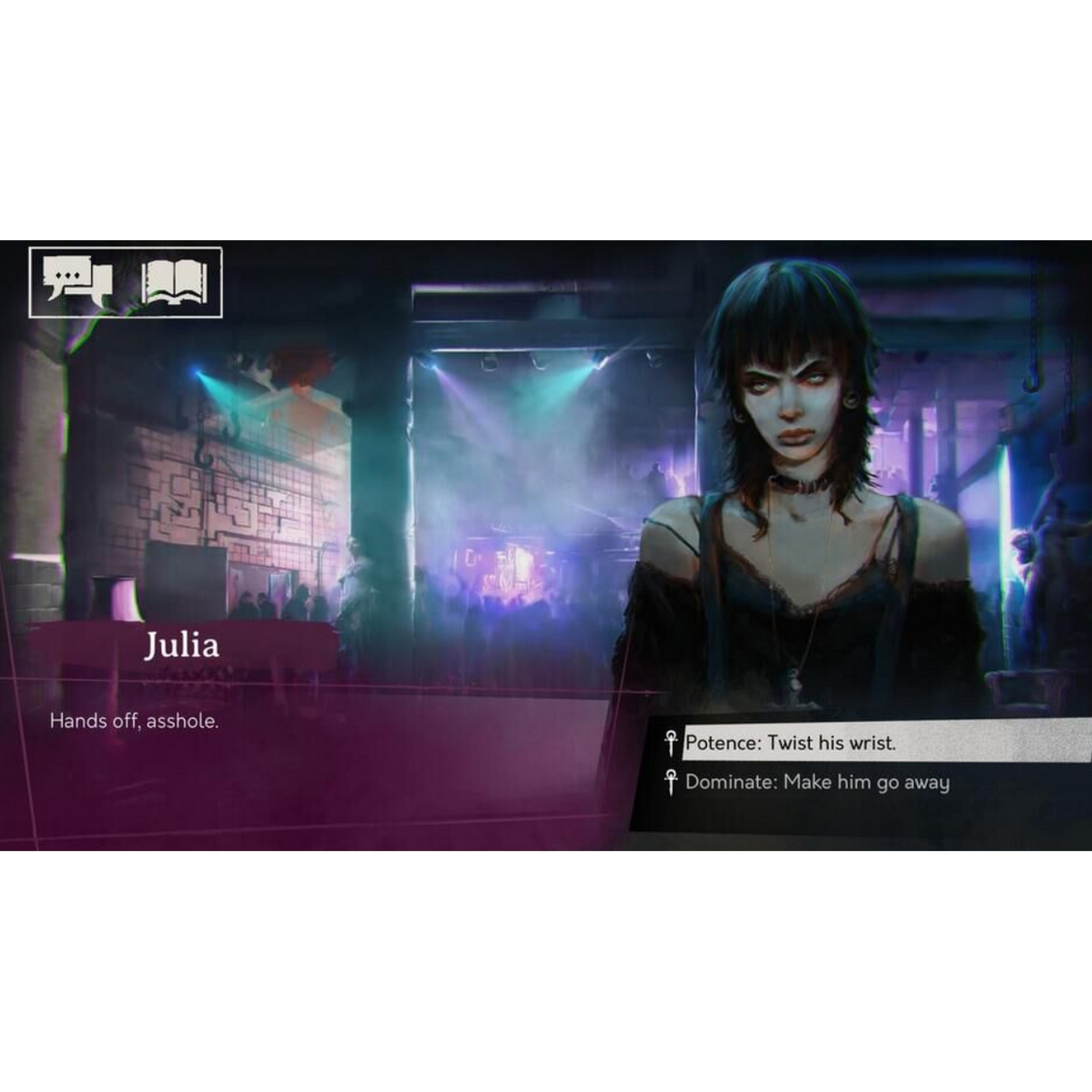 Una mujer con cabello oscuro en una escena de juego. Hay indicaciones de texto en la pantalla. El fondo es un club.