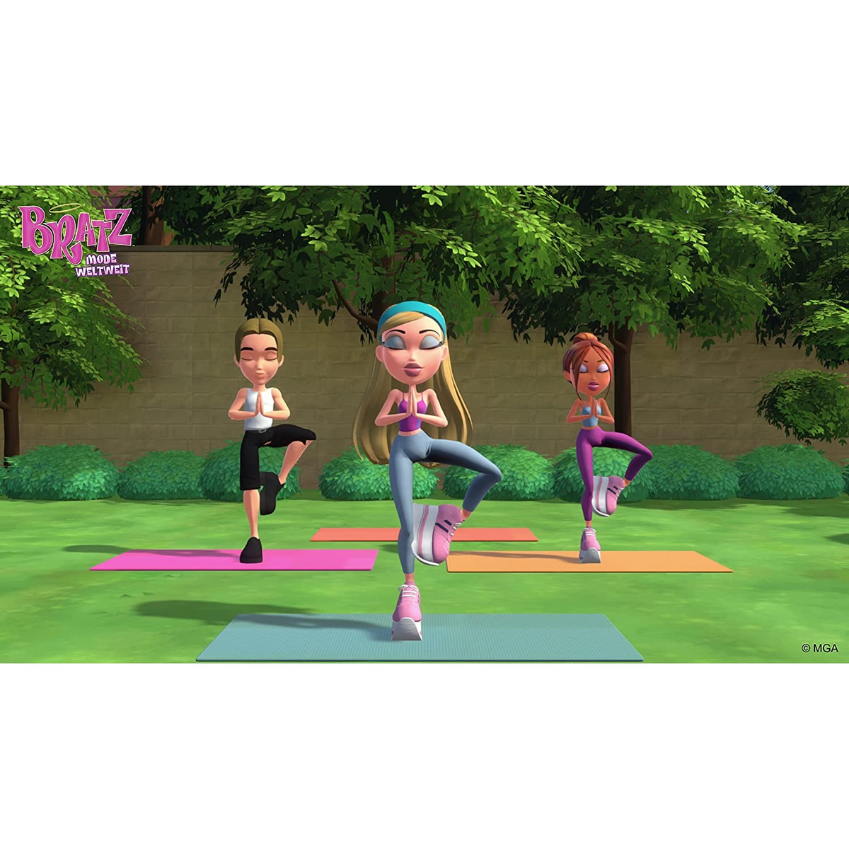 Drie Bratz-meisjes die yoga doen op matten in een park. Groene bomen en lucht op de achtergrond.
