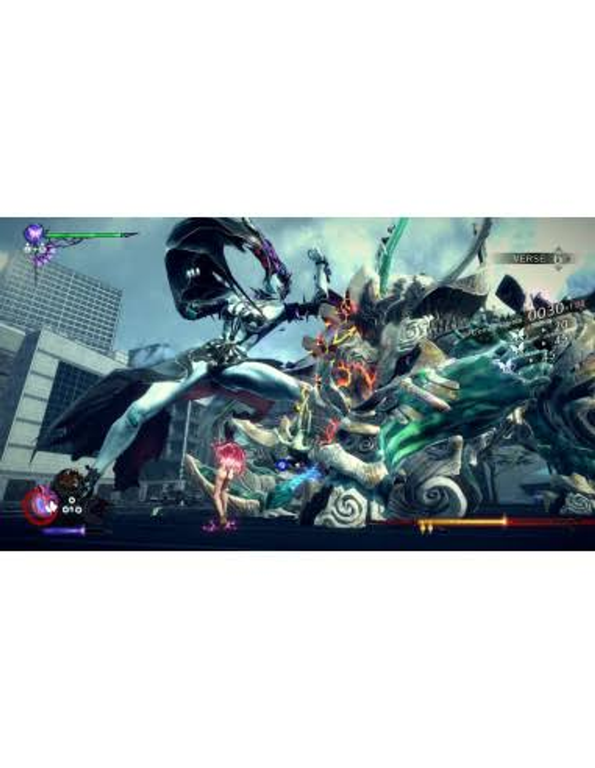 Eine Frau in schwarzem Outfit kämpft gegen ein großes Monster mit leuchtendem Körper.