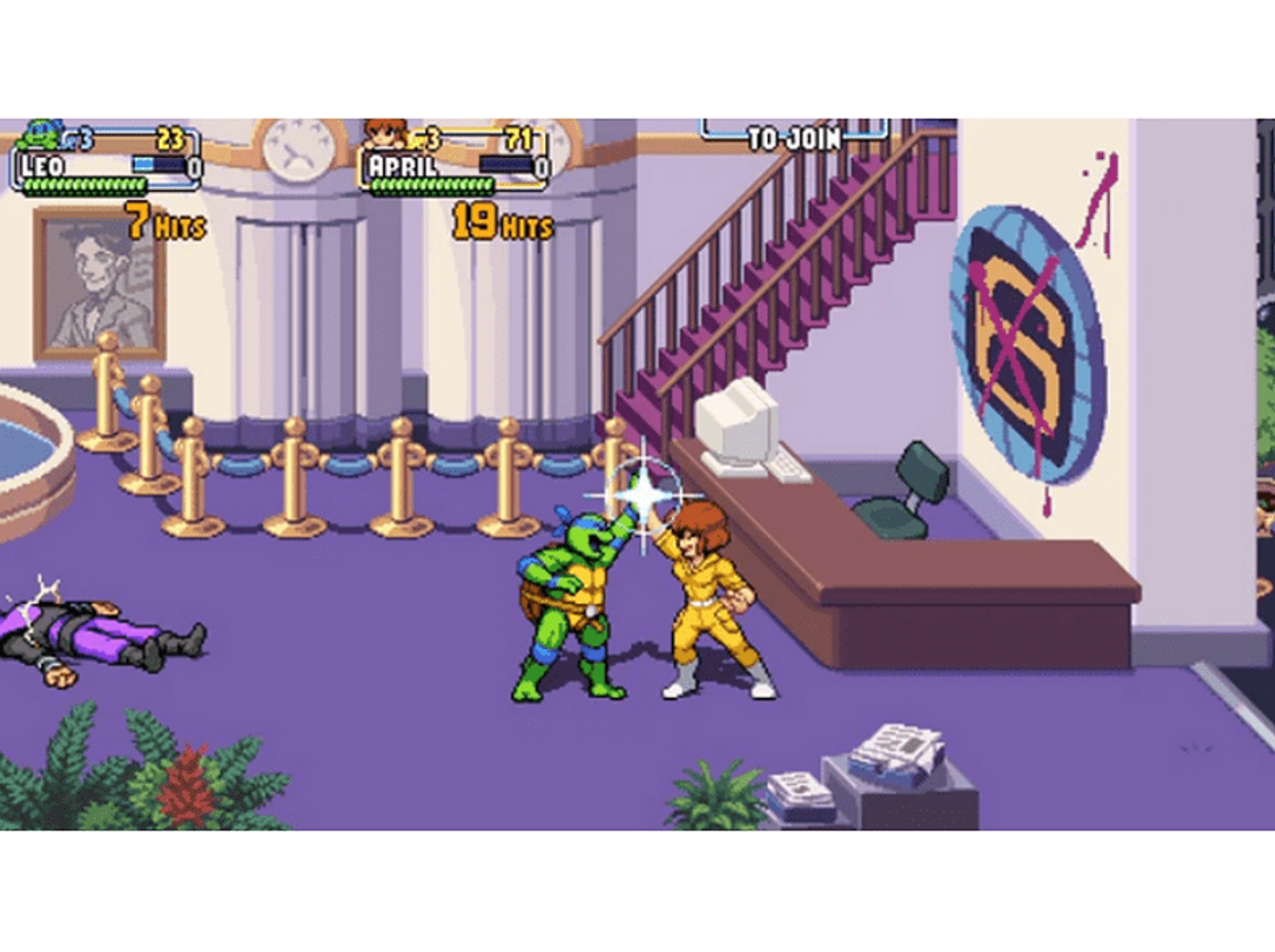 Twee cartoon schildpadden vechten in een gebouw, met een ander personage dat vanaf de balie kijkt.
