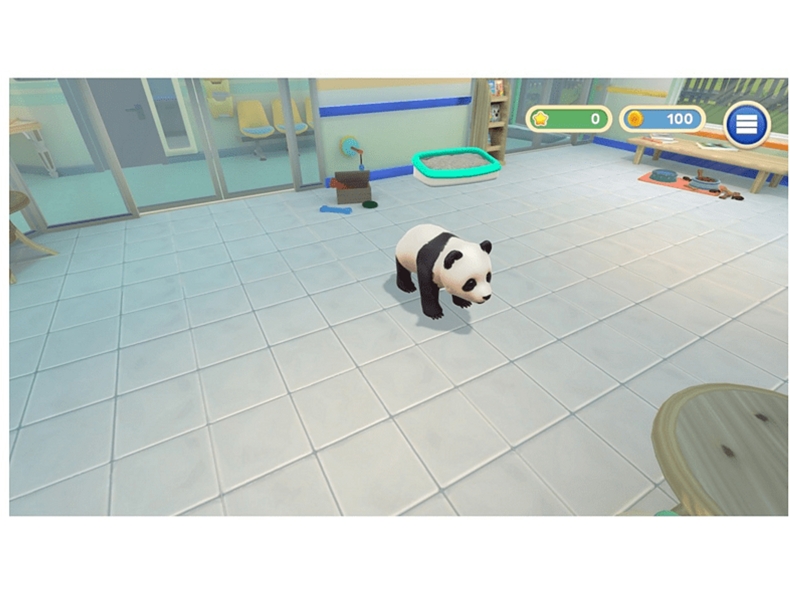 Un panda cammina in una clinica veterinaria. La stanza ha un pavimento blu e pareti bianche. Altri oggetti sono presenti.