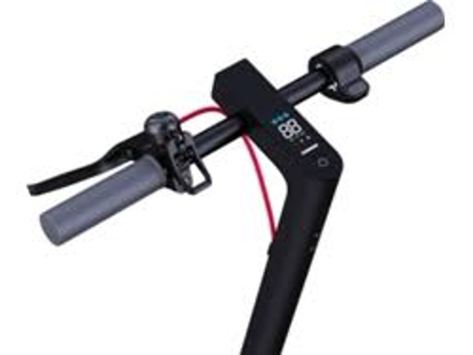 Primer plano del manillar de un patinete eléctrico. Negro con pantalla digital y empuñaduras grises.