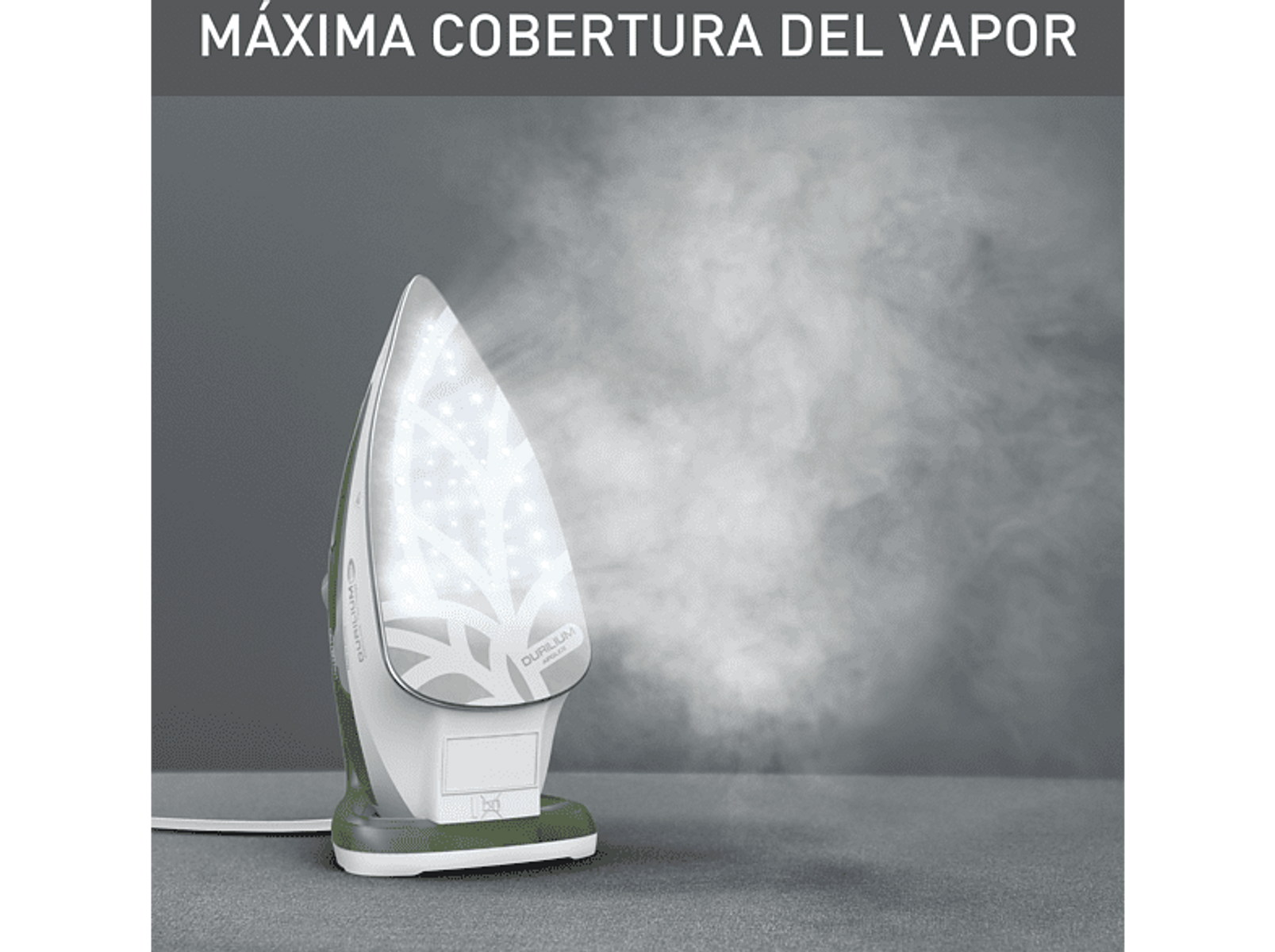 Una plancha emitiendo vapor. La plancha está sobre un soporte. Texto: Máxima cobertura del vapor.