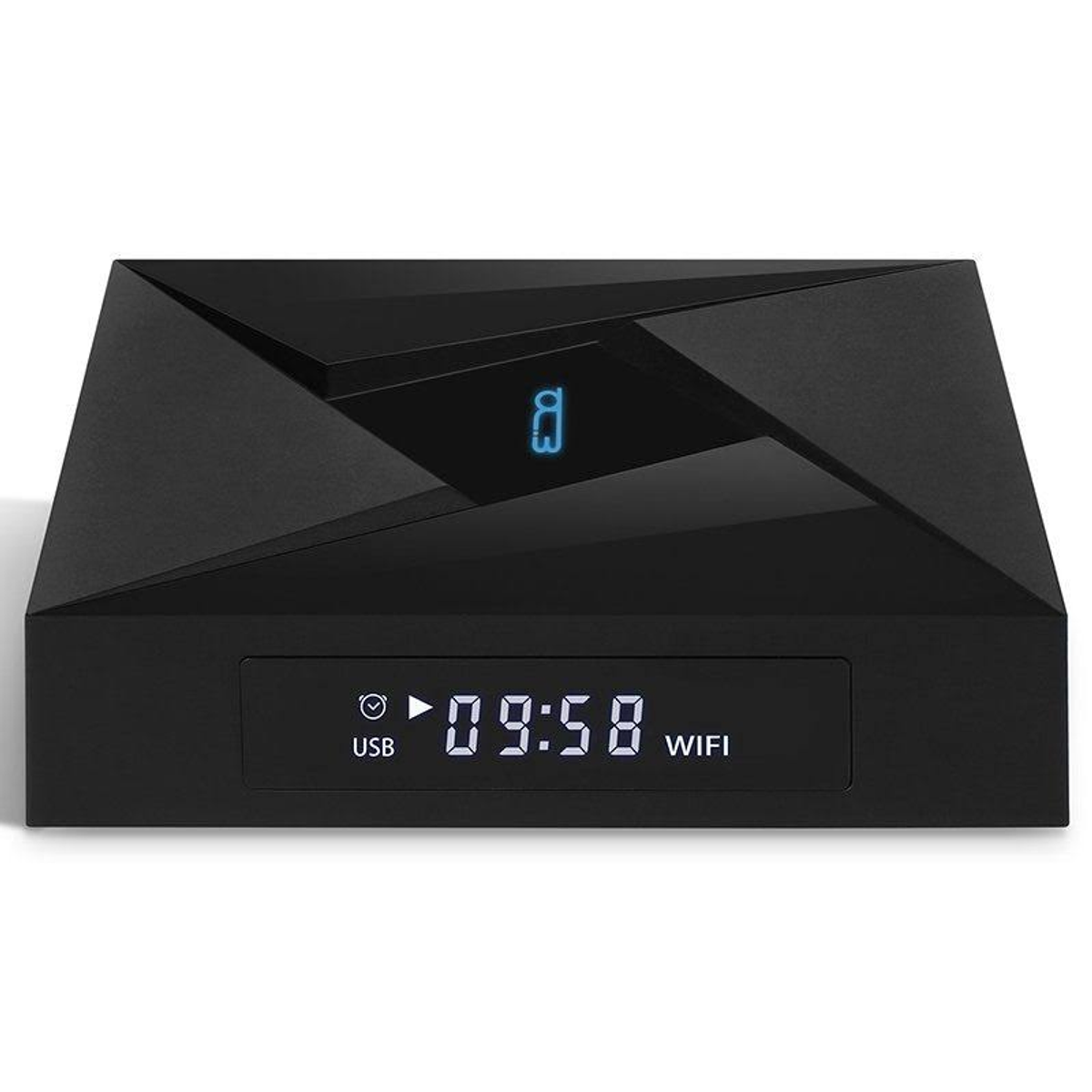 Caja de TV negra. Una pantalla muestra la hora y wifi. Puerto USB. Logotipo.