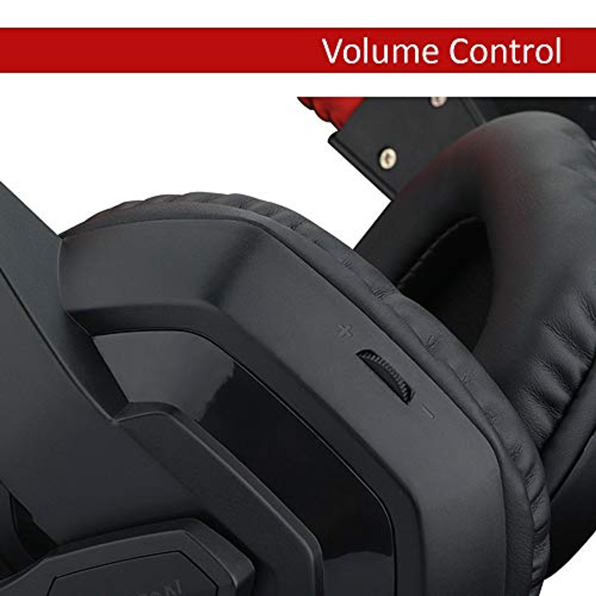 Primer plano de unos auriculares para juegos, que muestra el control de volumen.
