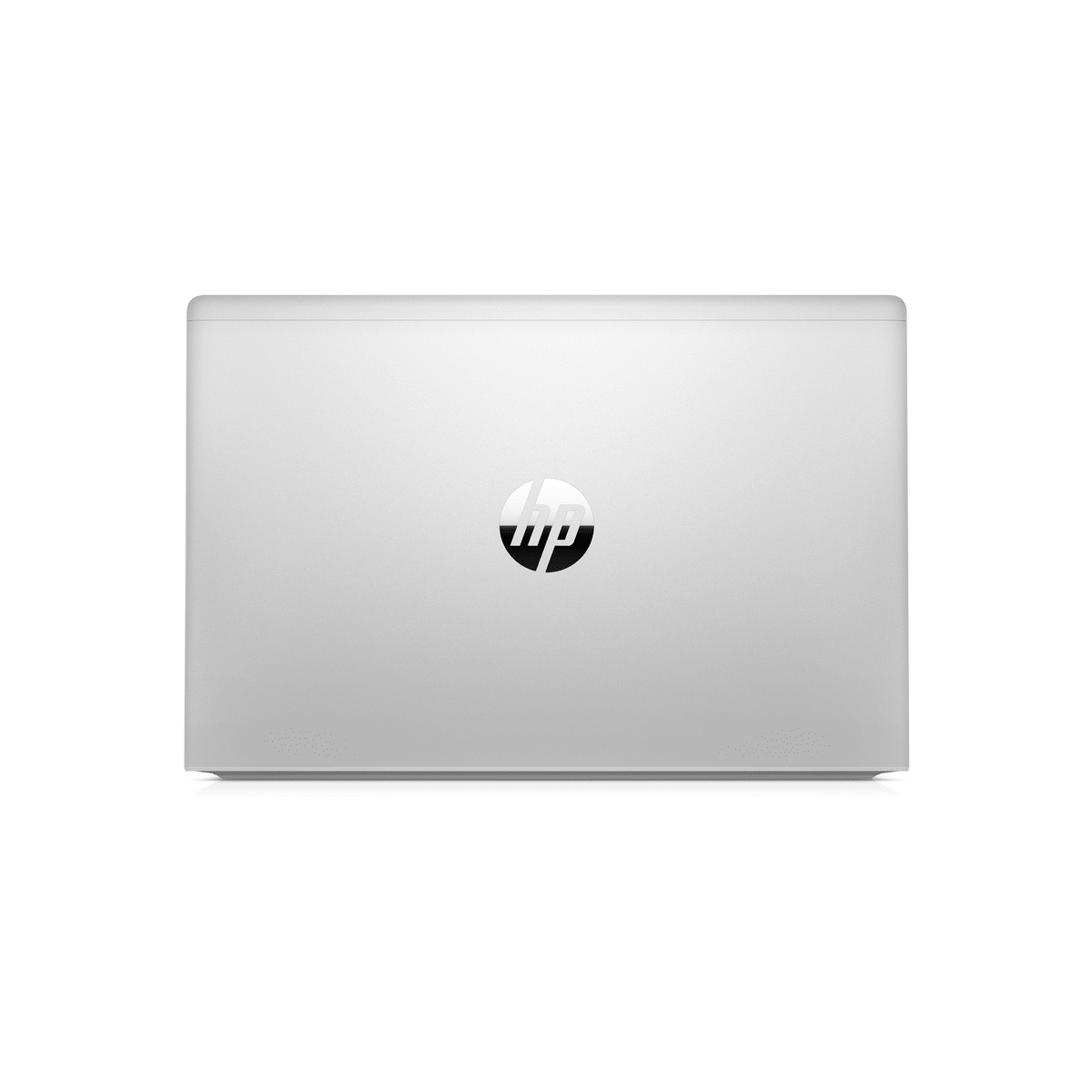 Parte trasera de portátil plateado con un logotipo. Fondo blanco.