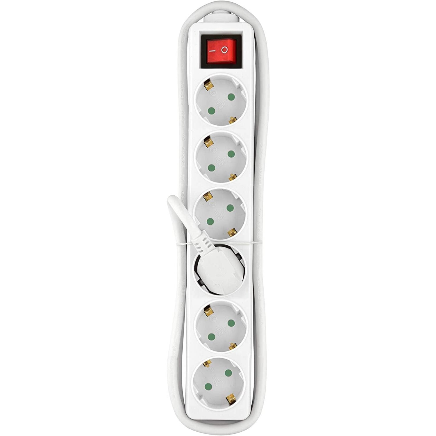 Eine weiße Steckdosenleiste mit sechs Steckdosen. Sie hat einen roten Ein/Aus-Schalter und ein weißes Kabel mit Stecker.