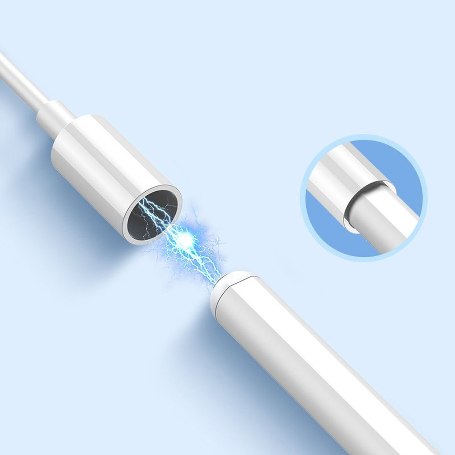 Weißes Ladekabel und Stecker mit blauen elektrischen Funken und Nahaufnahme des Steckers.