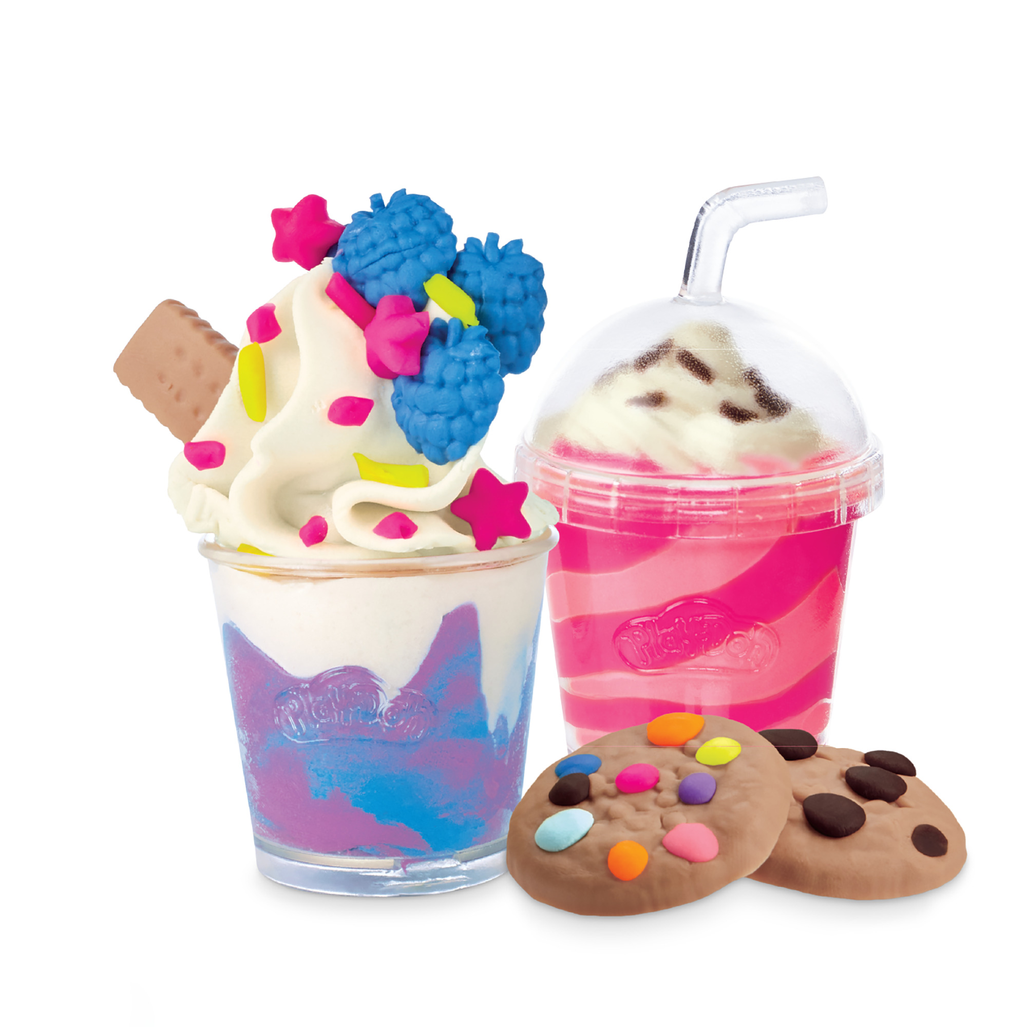 Dos vasos de postre Play-Doh, uno con helado y bayas, y un batido rosa con galletas.