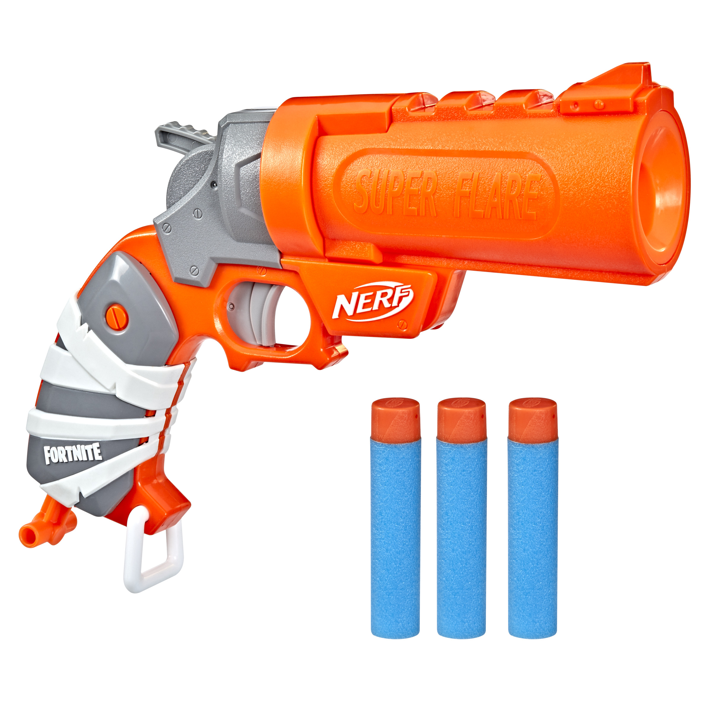 Pistola Nerf naranja con tres dardos azules. La pistola es de Fortnite. Fondo blanco.