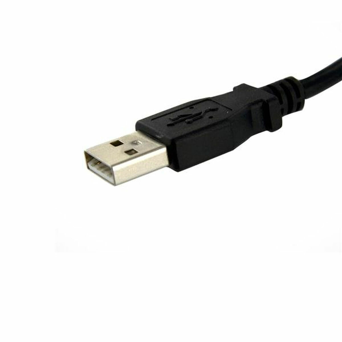 Een close-up van een USB-kabel met een zwarte connector en een zilveren USB-uiteinde.