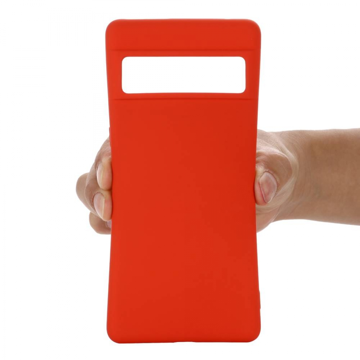 Hand, die eine rote Handyhülle hält. Weißer Hintergrund.