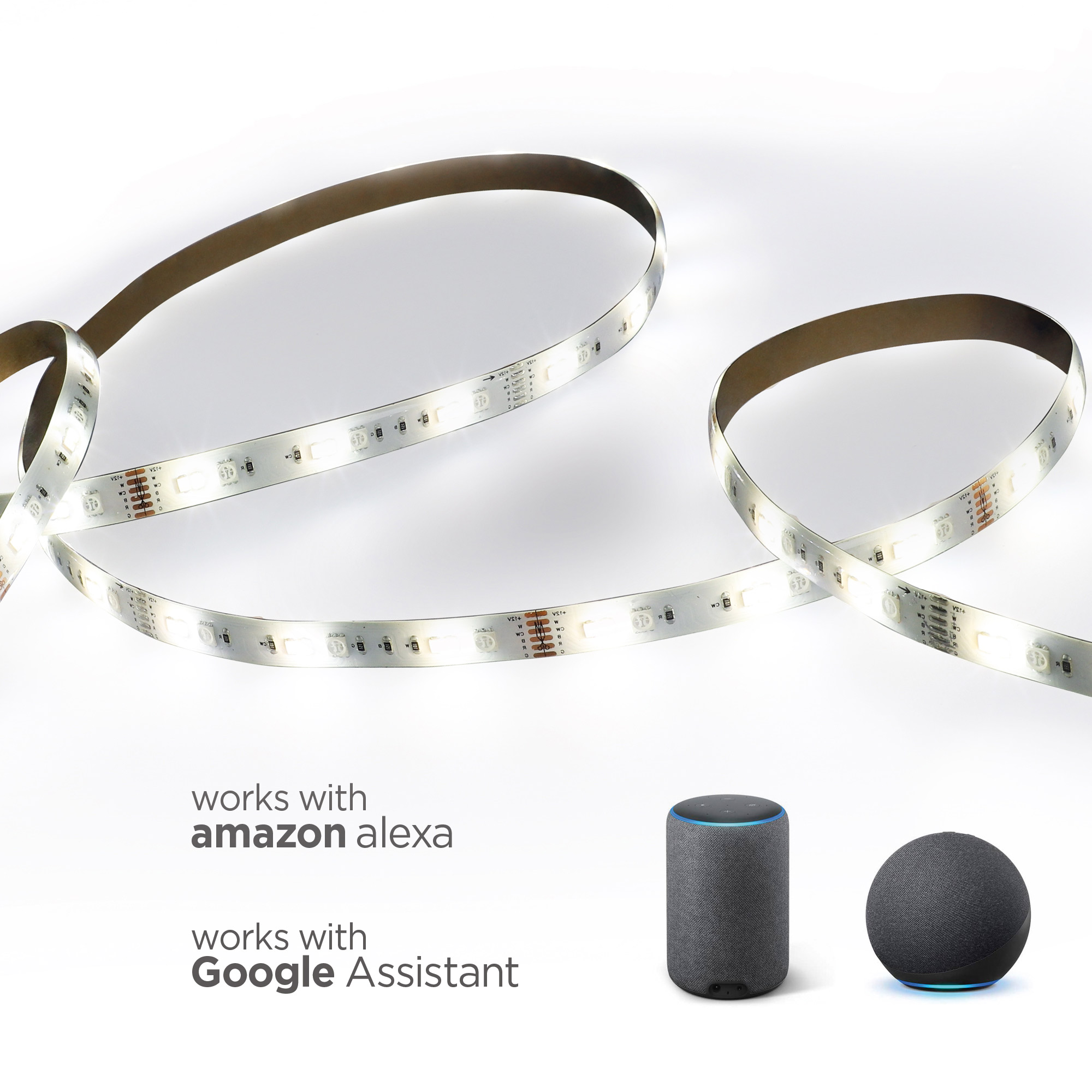 Tiras de luces LED blancas con un altavoz inteligente y una pantalla inteligente, que dicen que funcionan con Alexa y Google Assistant.