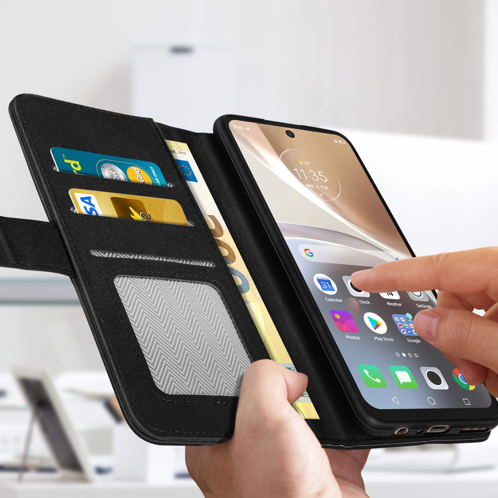 Una custodia nera per telefono aperta, che rivela carte e schermo.