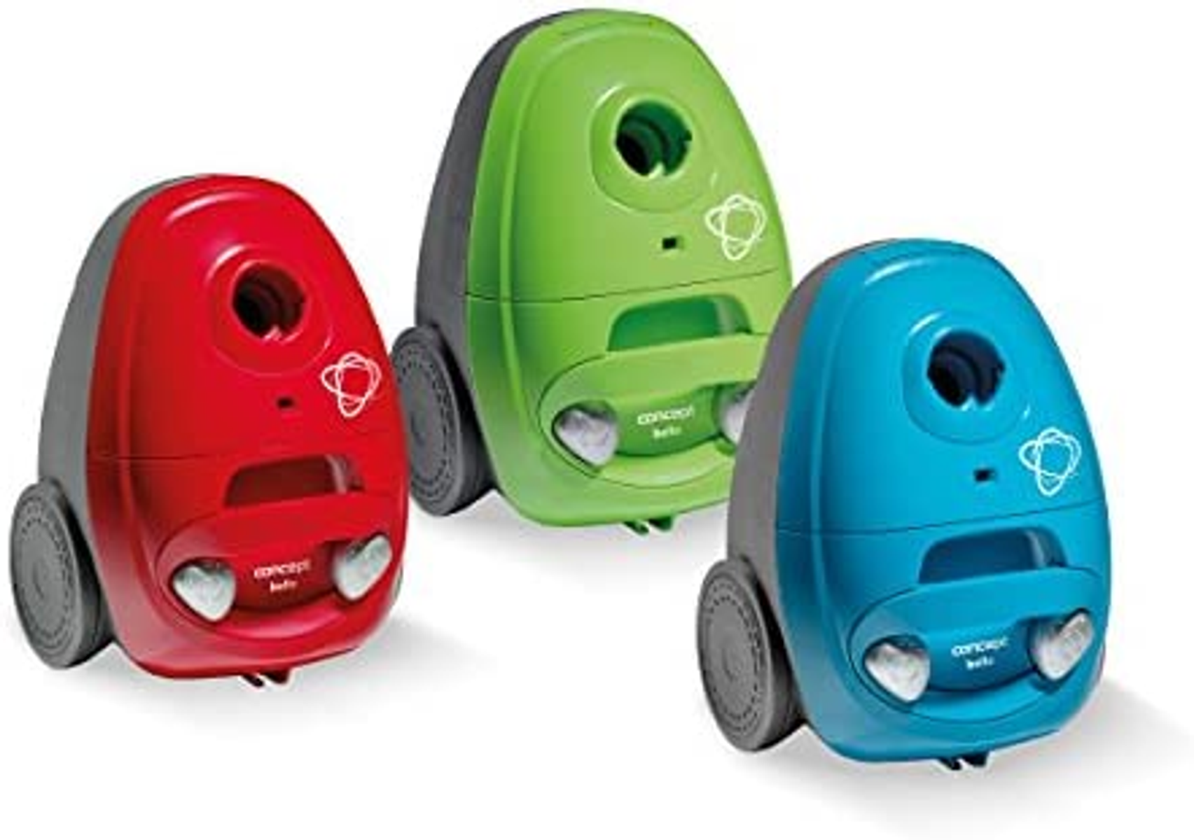 Trzy kolorowe odkurzacze, czerwony, zielony i niebieski. Wszystkie mają koła.