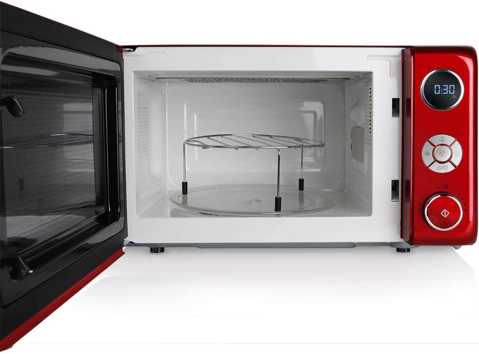 Czerwona kuchenka mikrofalowa z otwartymi drzwiami, pokazująca szklany talerz obrotowy i metalowy ruszt. Czas to 0:30.