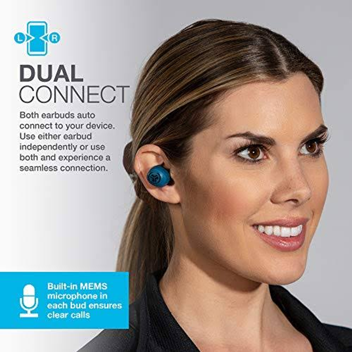 Frau mit blauem Ohrhörer, lächelnd. Text über Dual-Connect-Funktion.