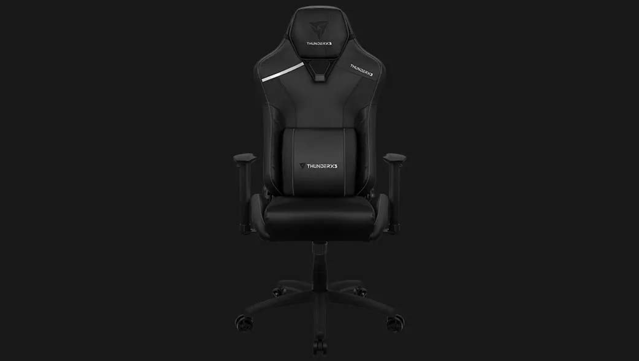 Schwarzer Gaming-Stuhl, Frontansicht, mit ThunderX3-Logo auf der Kopfstütze.