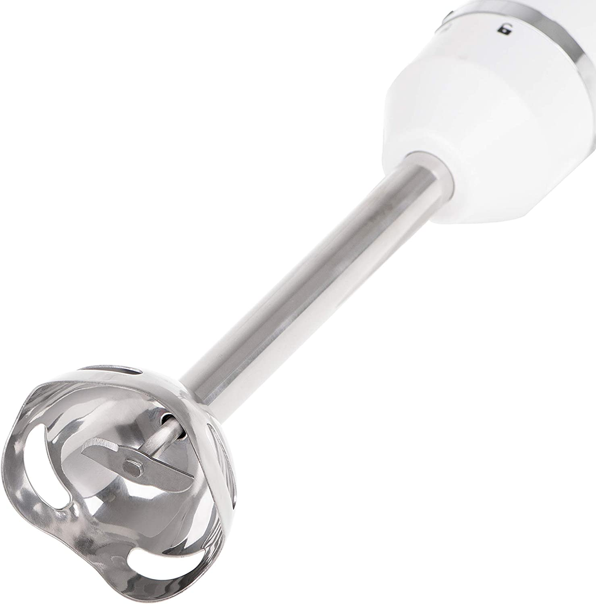 Nahaufnahme eines Stabmixer-Kopfes. Silberfarben mit Klinge.