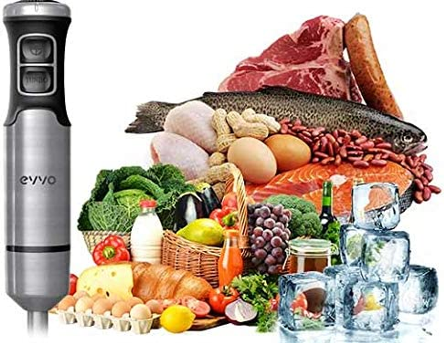 Batidora de mano con varios alimentos, incluyendo carne, pescado, verduras, huevos, cubitos de hielo y fruta.