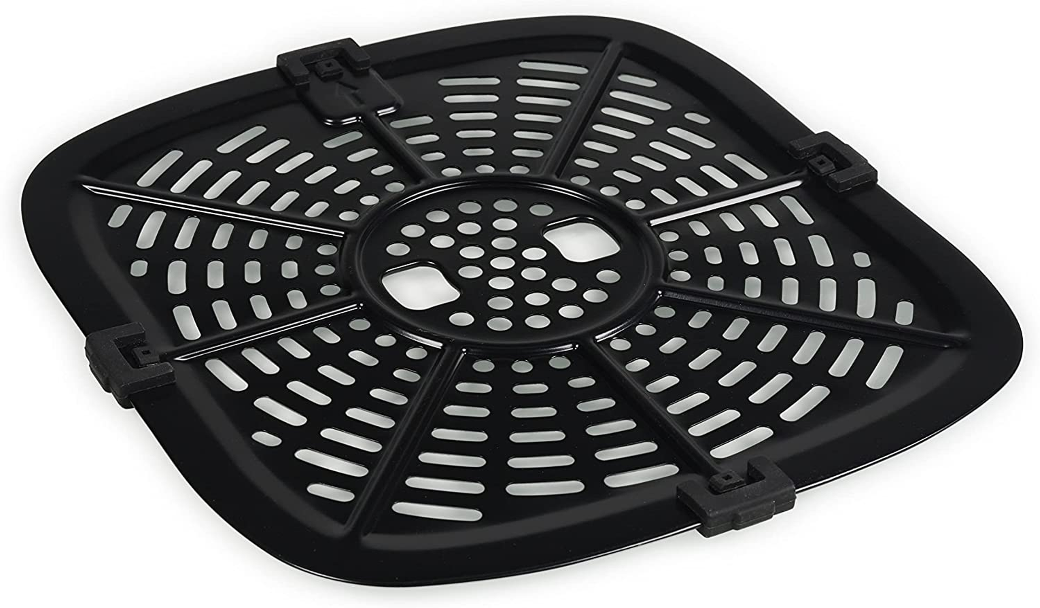Czarny kwadratowy dodatek do frytkownicy beztłuszczowej. Ma perforowaną powierzchnię.