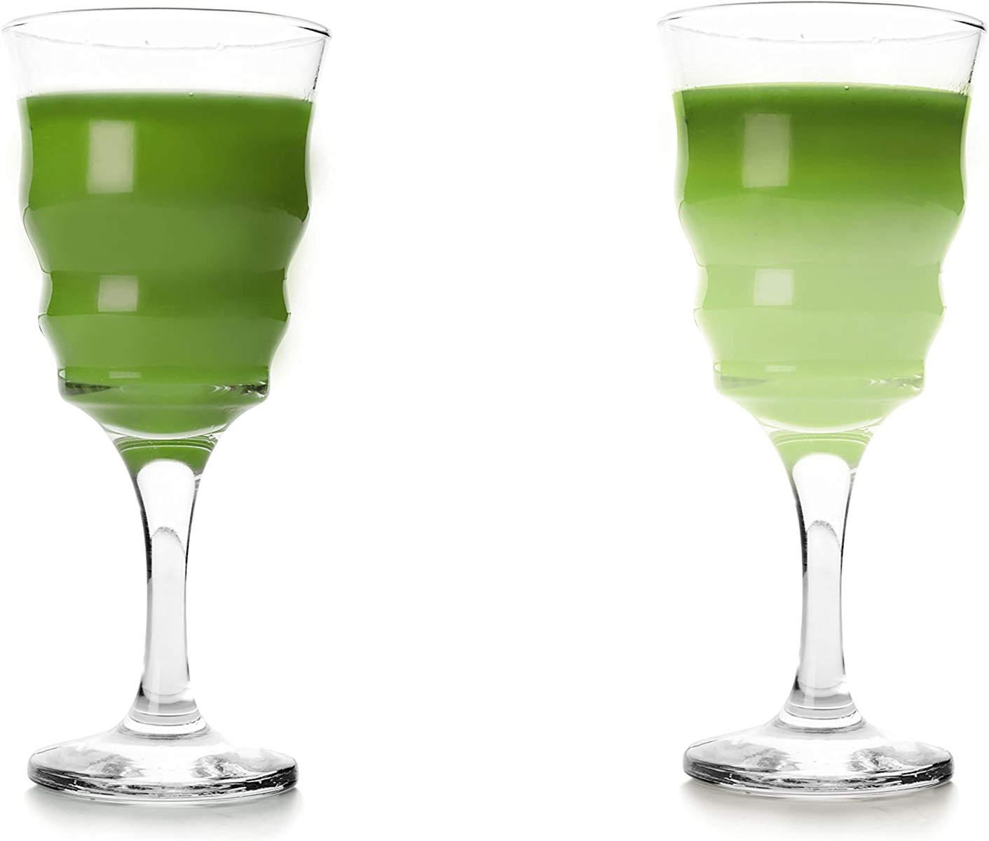 Dos copas con líquido verde, gradiente de oscuro a claro.
