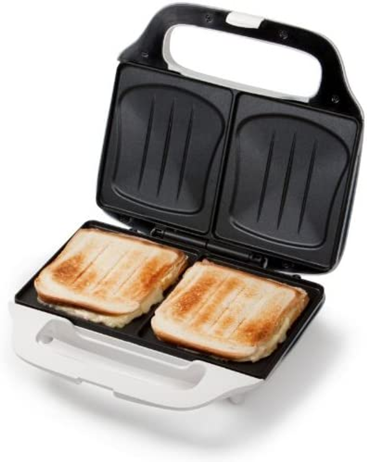 Sandwich maker aperto, con panini tostati. Bianco e nero.