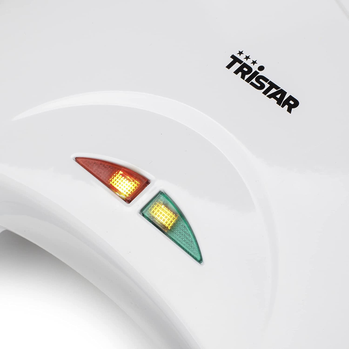 Elettrodomestico bianco con due spie. Il logo Tristar è visibile in alto.