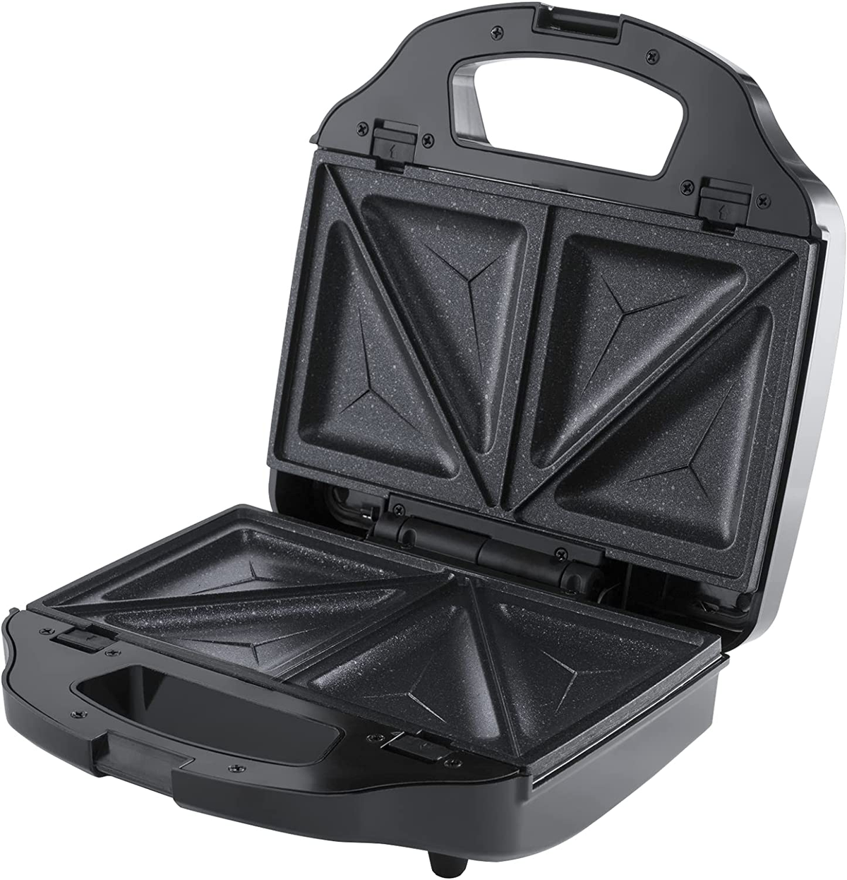 Sandwich maker aperto con quattro fessure triangolari.