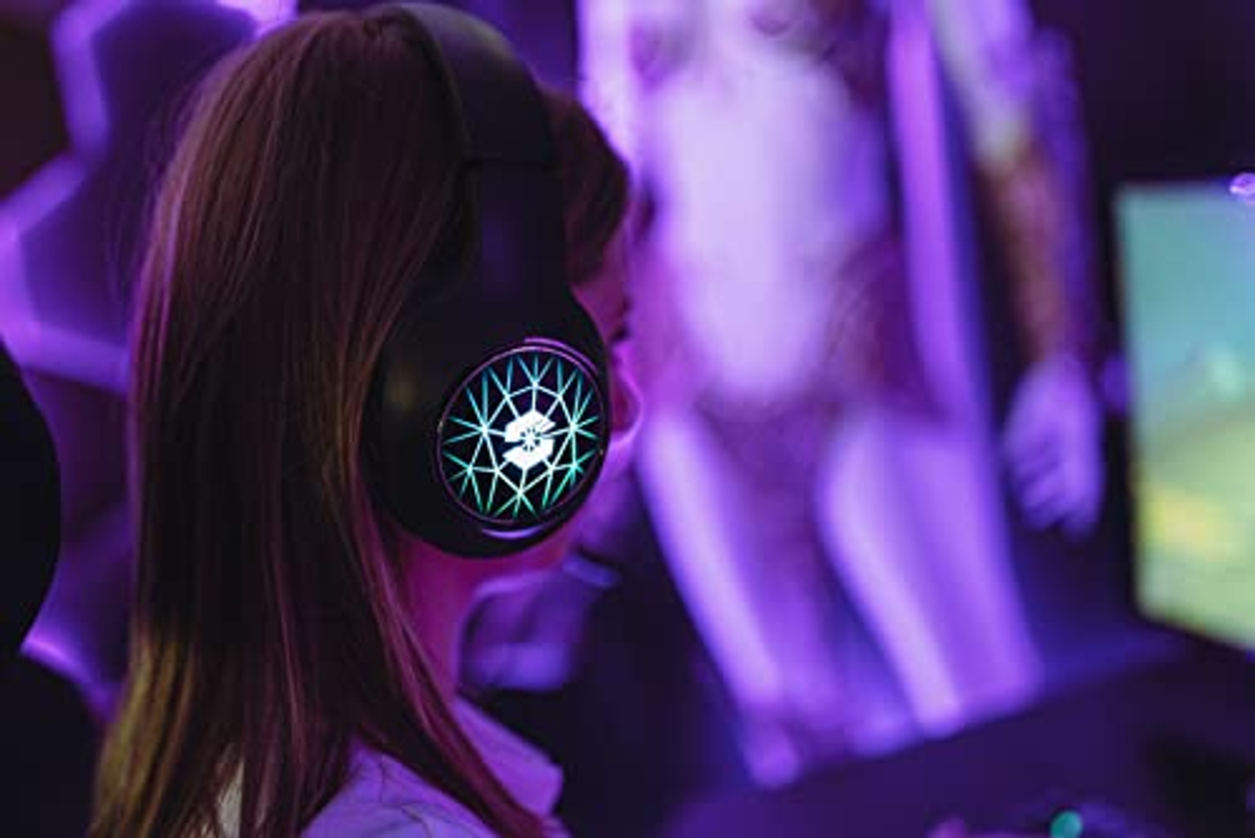 NK Illuminated Over-ear 7.1, Gaming Schwarz Headset