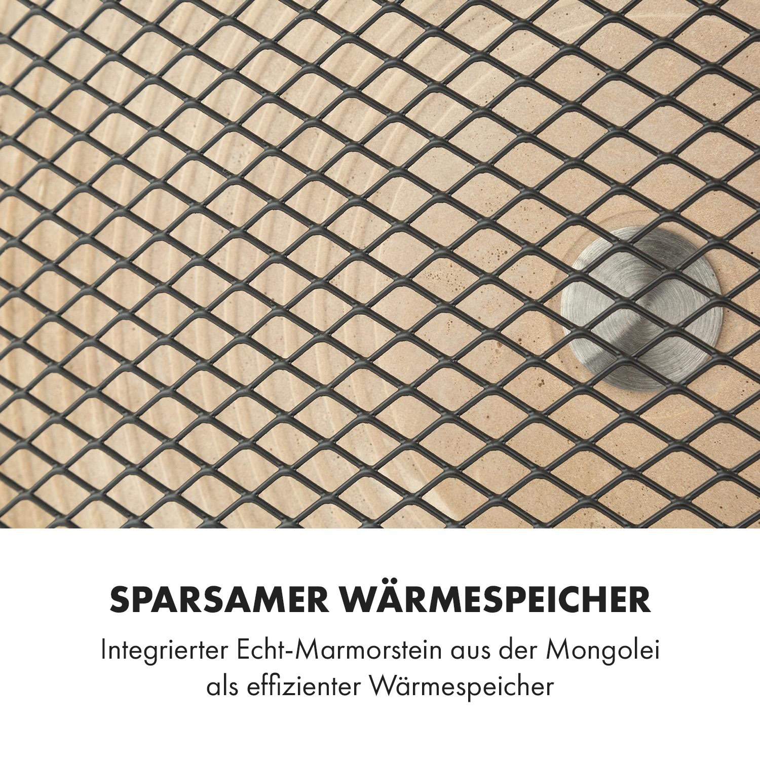 Nahaufnahme eines schwarzen Metallgitter-Bildschirms über einer hellfarbigen Holzoberfläche.